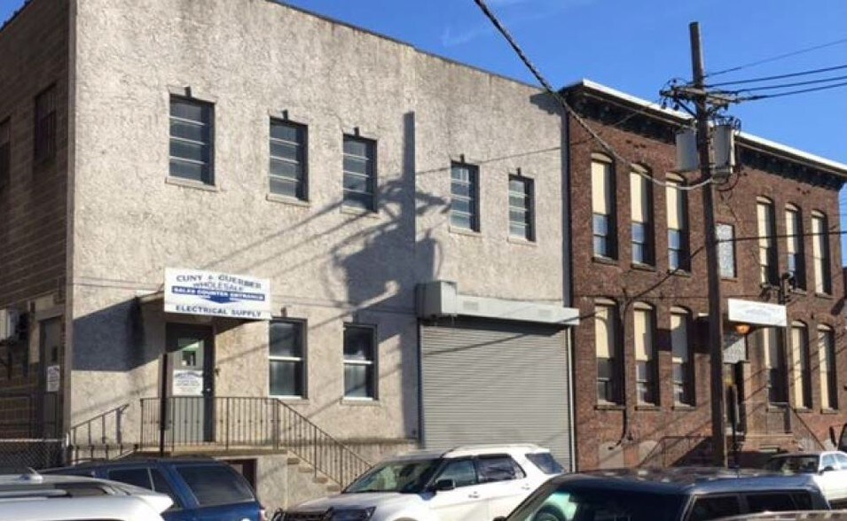 More Photos Of 2100 Kerrigan Ave, Union City Warehouse For Lease