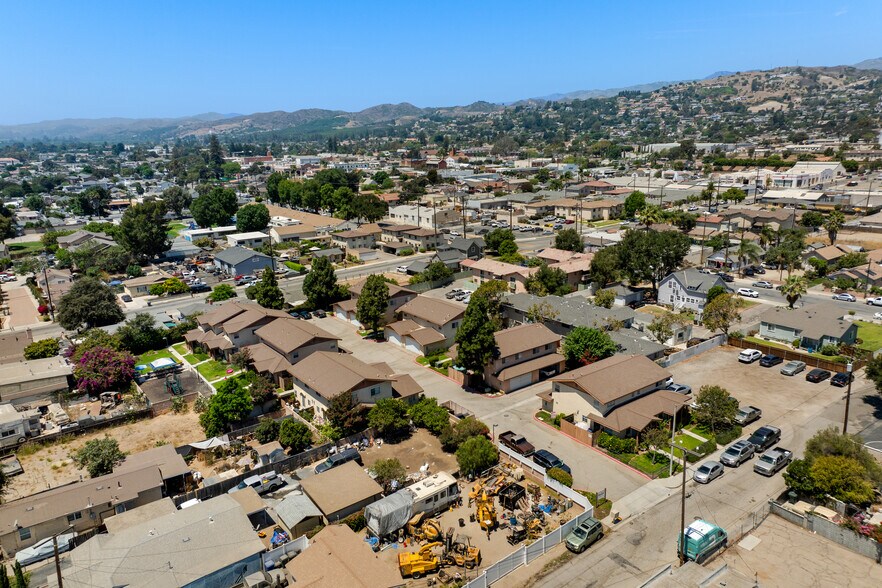 More Photos Of 220-244 Garcia St, Santa Paula Apartments For Sale