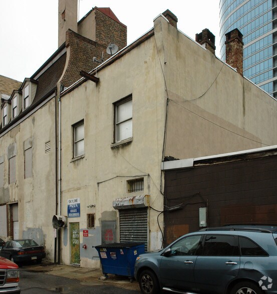 More Photos Of 2102 Market St, Philadelphia Restaurant For Lease