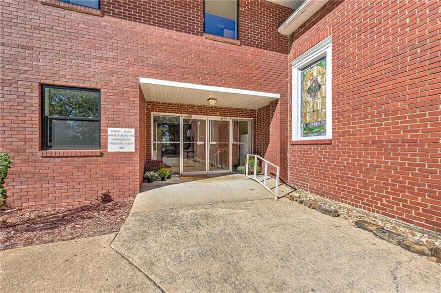 More Photos Of 510 E Madison Ave, Berryville Religious Facility For Sale