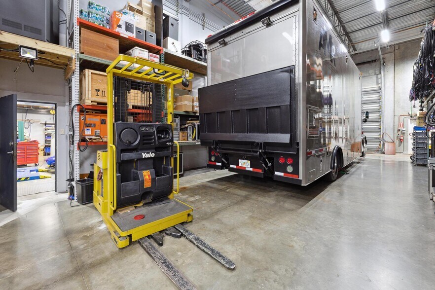 More Photos Of 3700-3718 SW 30th Ave, Fort Lauderdale Warehouse For Sale