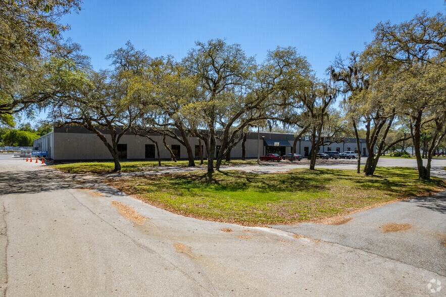 More Photos Of 1901 S Poinciana Blvd, Kissimmee Warehouse For Lease