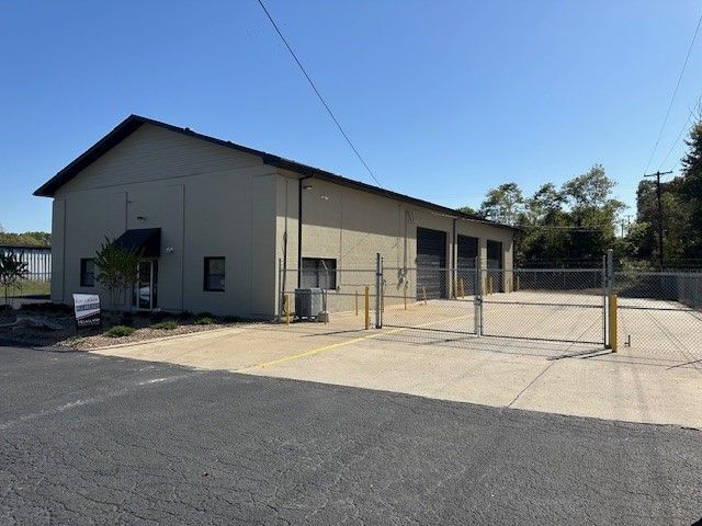 Primary Photo Of 238 Globe St, Radcliff Distribution For Lease