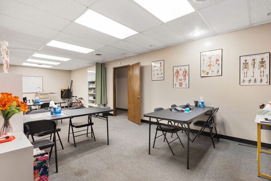 More Photos Of 1900 N Macarthur Blvd, Oklahoma City Office For Sale