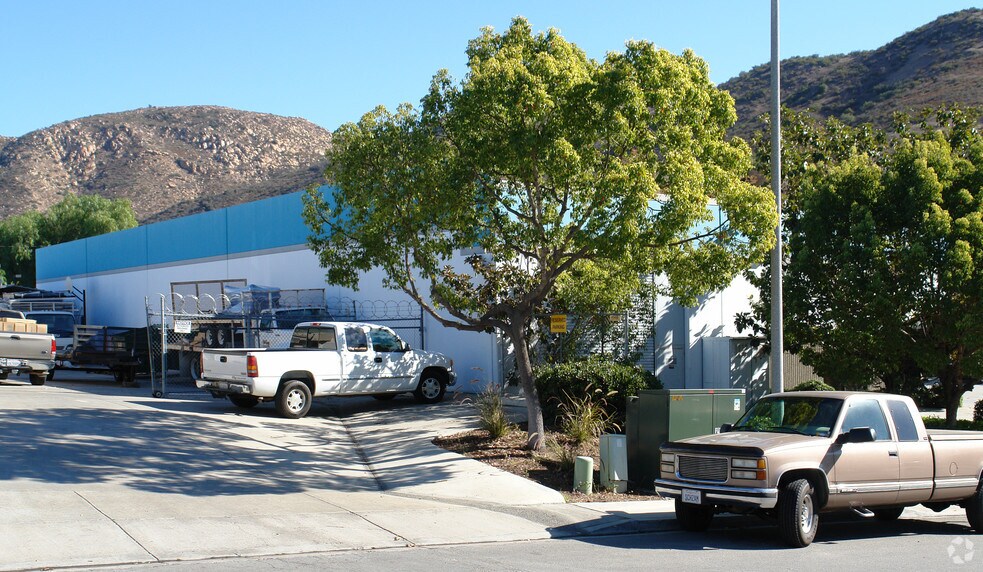 More Photos Of 9303 Bond Ave, El Cajon Warehouse For Lease