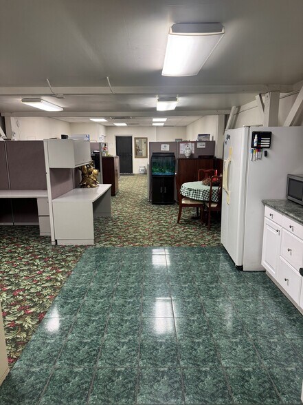 More Photos Of 711 W 17th St, Costa Mesa Light Manufacturing For Sale