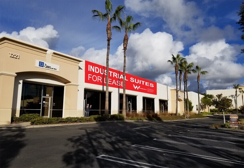 Primary Photo Of 1221 Puerta Del Sol, San Clemente Warehouse For Lease