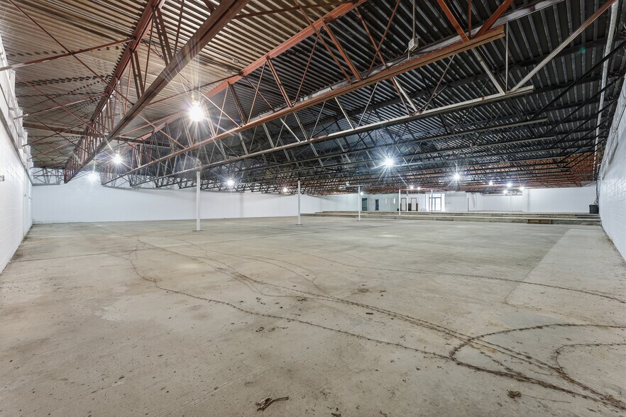 More Photos Of 1117 Willow Dr, Waynesburg Warehouse For Sale