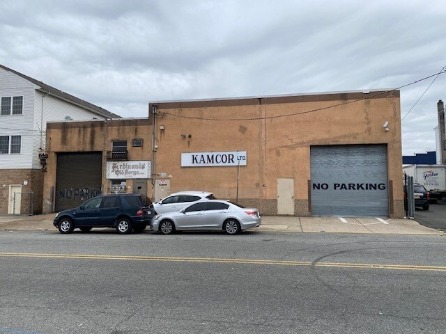 More Photos Of 17 Madison Ave, Paterson Distribution For Lease