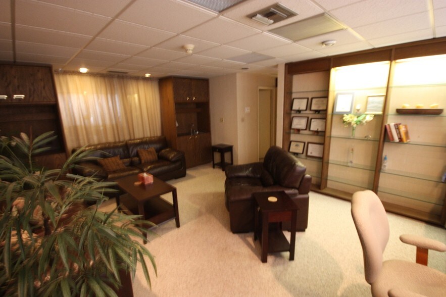 More Photos Of 2477 Stickney Point Rd, Sarasota Medical For Sale