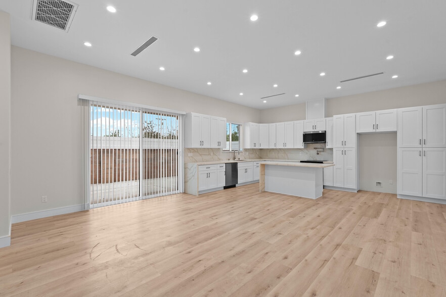 More Photos Of 15952 Simonds St, Granada Hills Apartments For Sale