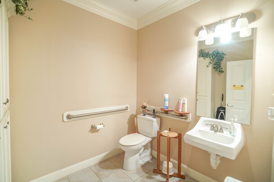 More Photos Of 12682 Shiloh Church Rd, Houston Office Residential For Sale