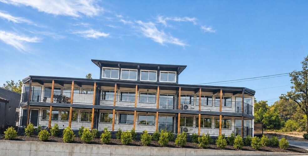 More Photos Of 5030 Broadway St, West Linn Apartments For Sale