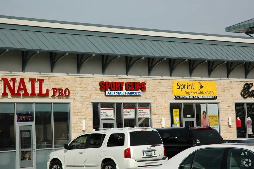 More Photos Of 1664 S University Dr, Fort Worth General Retail For Lease
