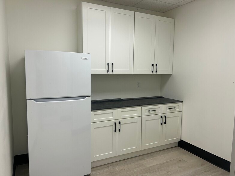 More Photos Of 312 Prosperity Dr, Knoxville Medical For Lease