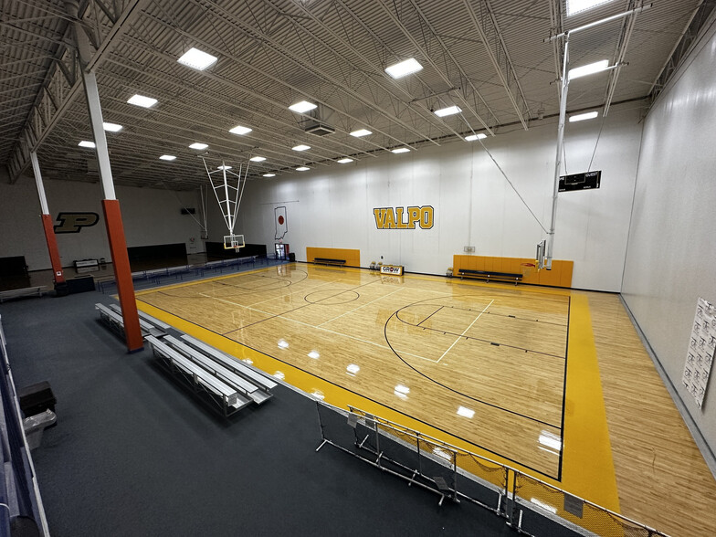 More Photos Of 127 E US Highway 6, Valparaiso Sports And Entertainment For Sale