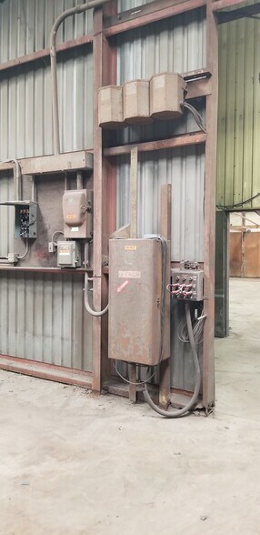 More Photos Of 6417 McGrew St, Houston Manufacturing For Lease