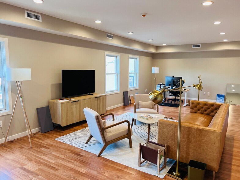 More Photos Of 406 E Putnam Ave, Cos Cob Office For Sale