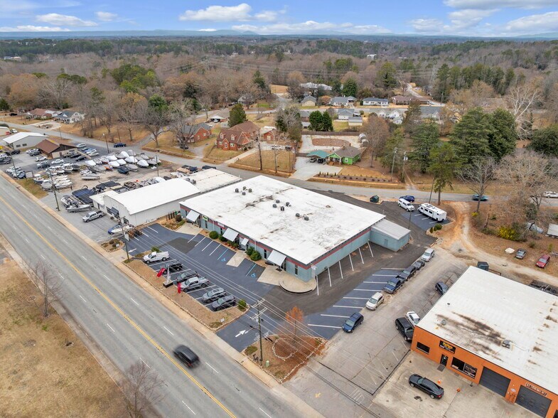 More Photos Of 518 W North 1st St, Seneca Storefront Retail Office For Sale