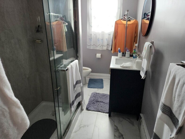 More Photos Of 50 Amherst Av, Toronto Apartments For Sale