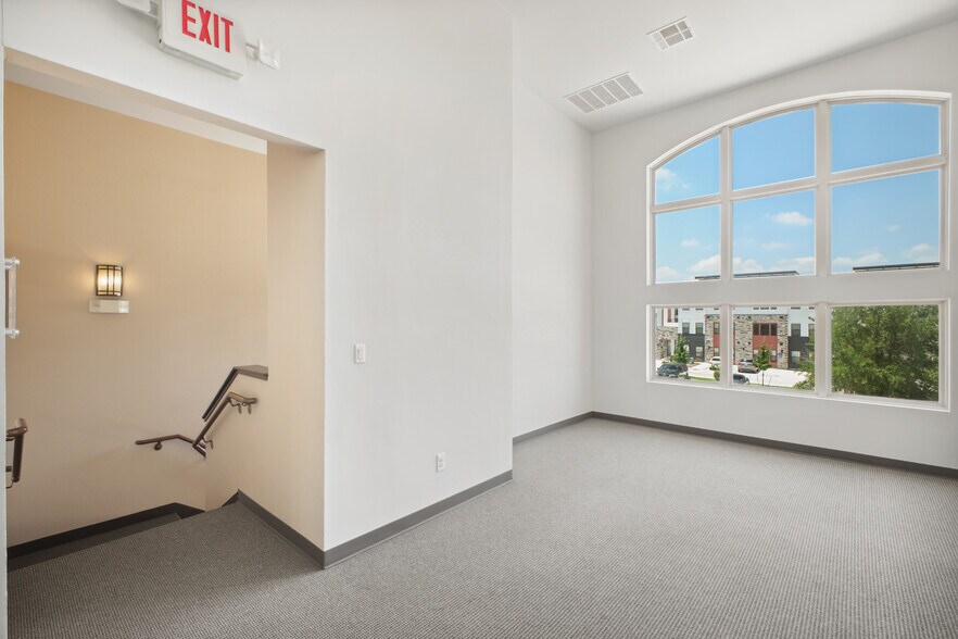 More Photos Of 2 Spurs Ln, San Antonio Office For Sale