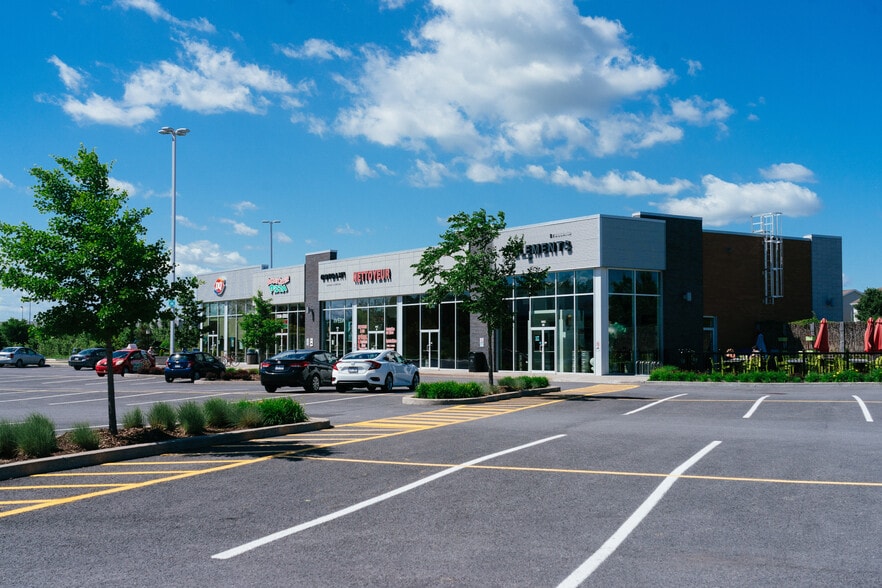 More Photos Of 7505 Grande Allée, Brossard Unknown For Lease