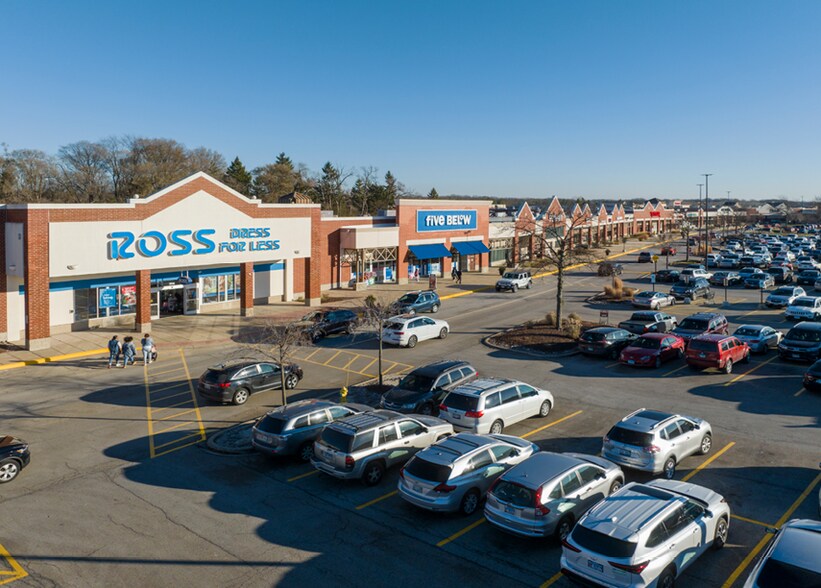 More Photos Of 701 N Milwaukee Ave, Vernon Hills Unknown For Lease