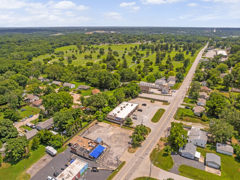 More Photos Of 2117 S 34th St, Kansas City Restaurant For Sale