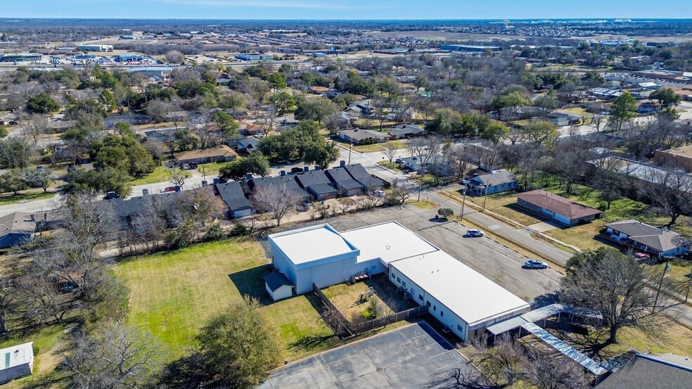 More Photos Of 5605 Wesley St, Greenville Showroom For Lease