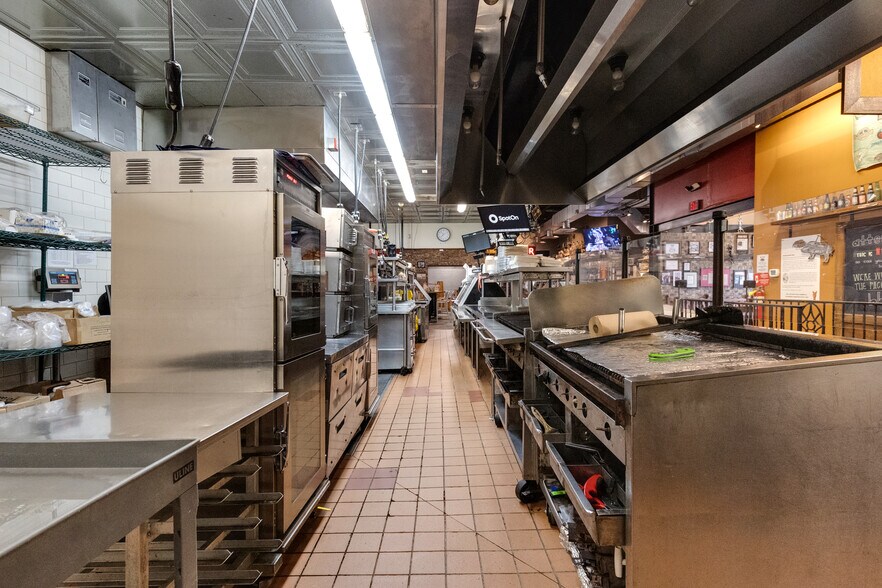 More Photos Of 8205 W Broad St, Richmond Restaurant For Sale