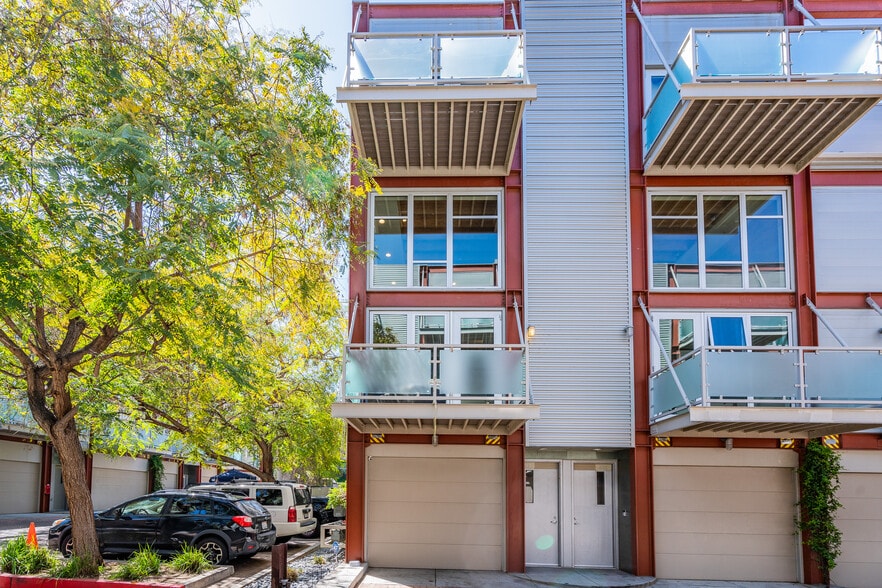 More Photos Of 3450 Cahuenga Blvd W, Los Angeles Office Residential For Lease