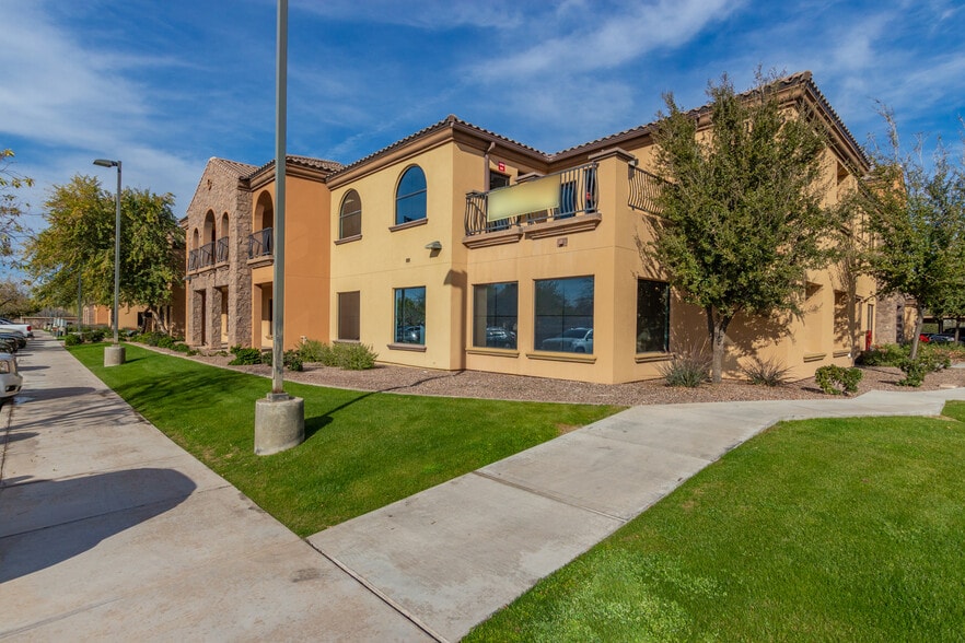 More Photos Of 1166 E warner Rd, Gilbert Unknown For Lease