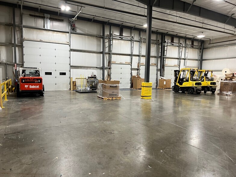 More Photos Of 2700 Alreich Ave, Baldwin Service For Sale