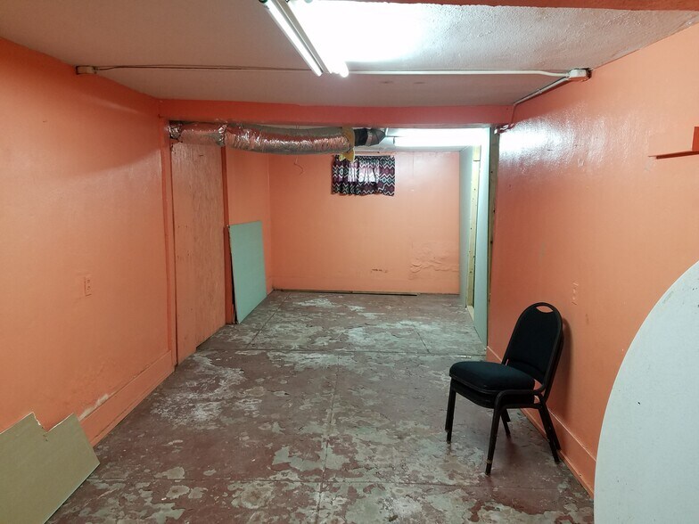 More Photos Of 5760 Bartmer Ave, Saint Louis Specialty For Sale