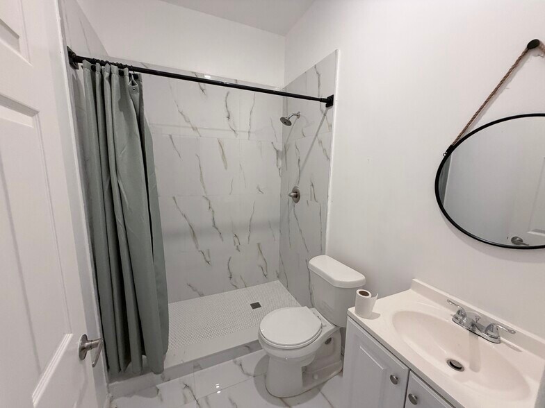 More Photos Of 2054 Crawford St, Fort Myers Loft Creative Space For Lease