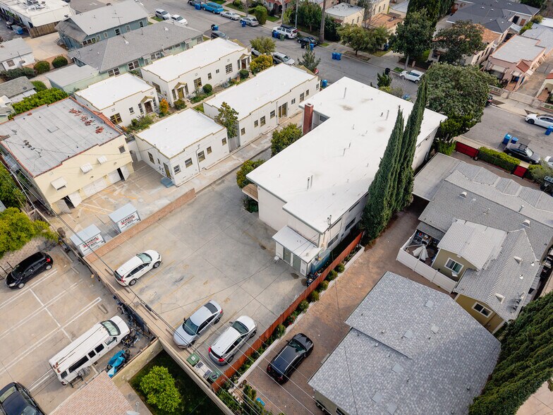 More Photos Of 2233 Addison Way, Los Angeles Apartments For Sale