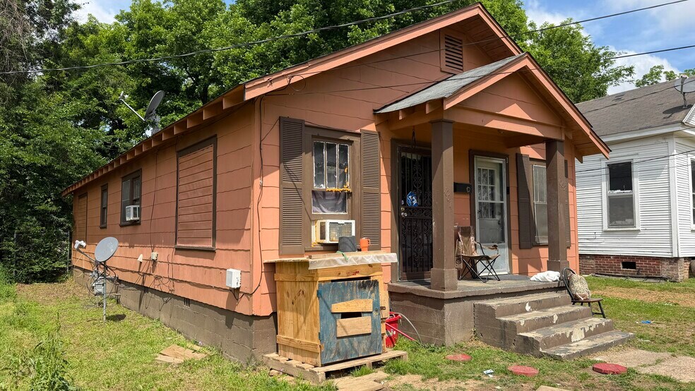 More Photos Of 1067 Adams St, Grenada Multifamily For Sale