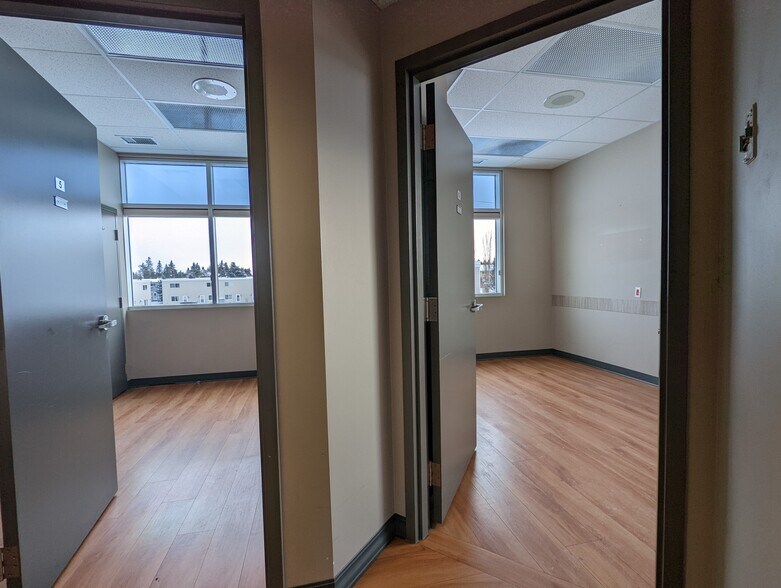 More Photos Of 3215 49 Ave, Red Deer Storefront For Lease