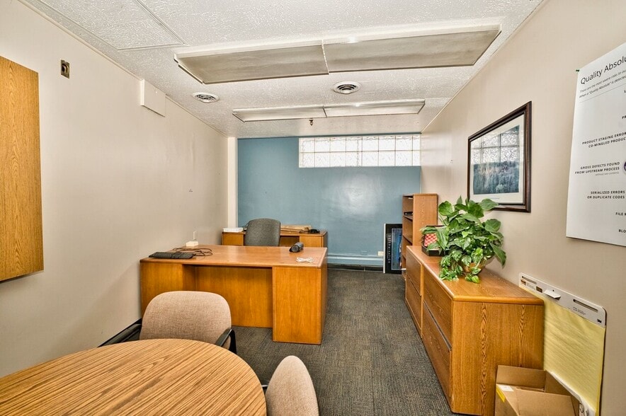 More Photos Of 651 S Martin Luther King Jr Ave, Waukegan Warehouse For Sale