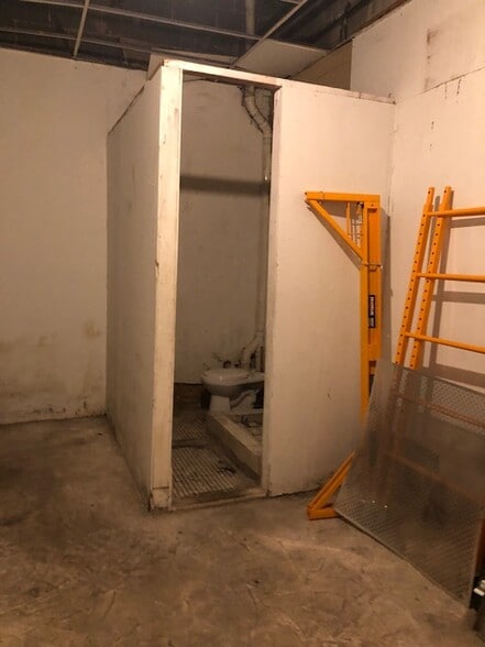 More Photos Of 6705 Holabird Ave, Dundalk Storefront For Sale