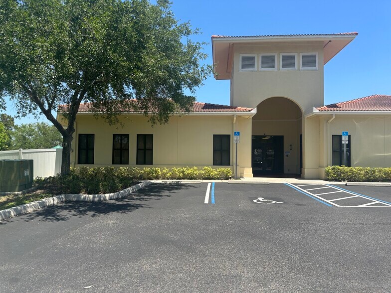More Photos Of 7313 International Pl, Sarasota Office For Lease