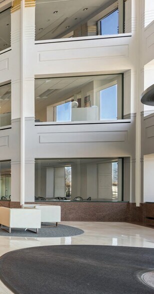 More Photos Of 1751 Lake Cook Rd, Deerfield Office For Lease