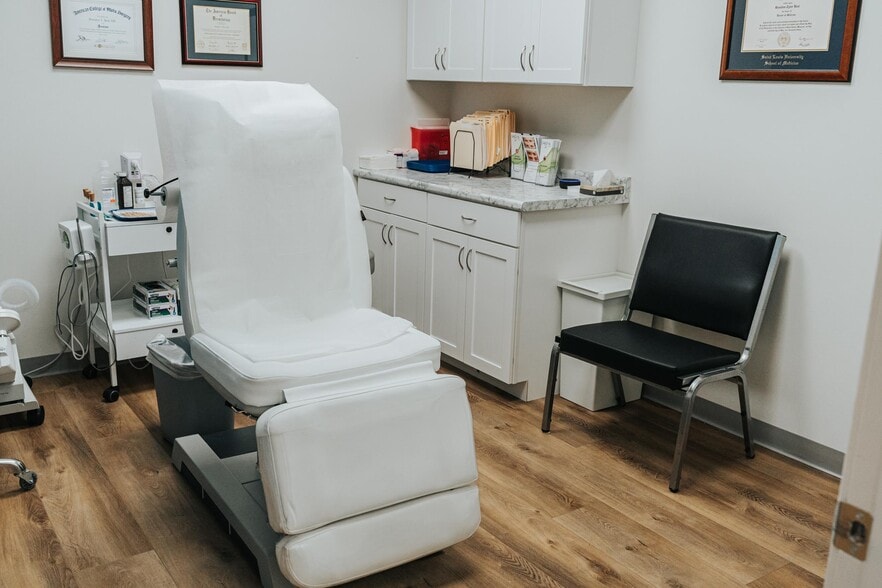 More Photos Of 540 E Cherry St, Troy Office For Lease