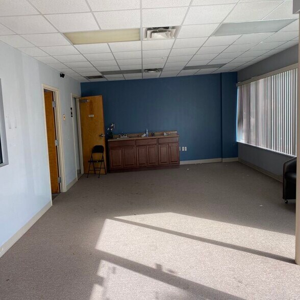 More Photos Of 4333 Silver Star Rd, Orlando Warehouse For Lease