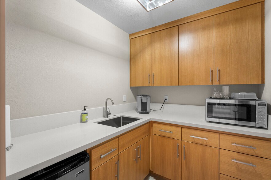 More Photos Of 625 Hwy 50, Zephyr Cove Office For Sale