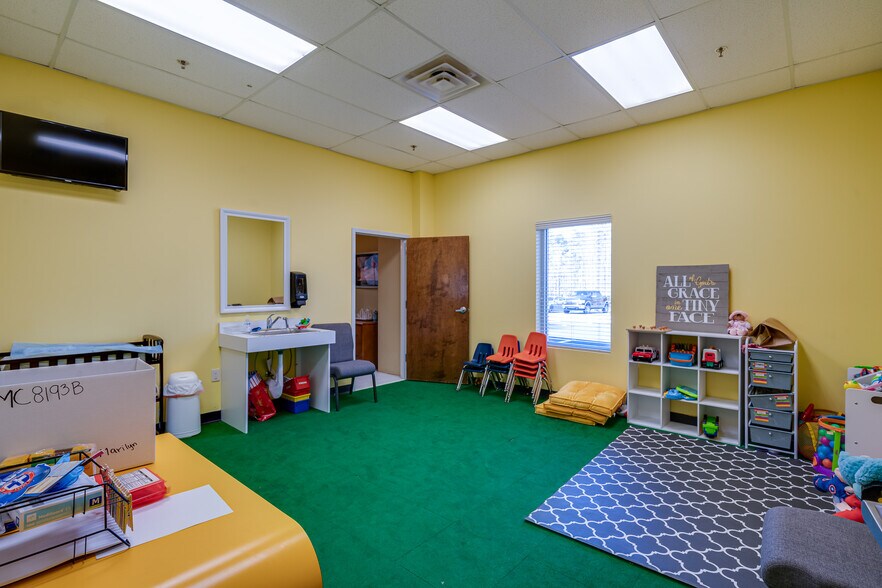 More Photos Of 3737 Stilesboro Rd NW, Kennesaw Flex For Sale