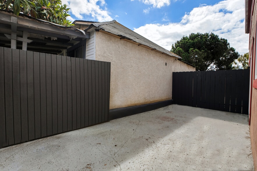 More Photos Of 165 20th St, San Diego Apartments For Sale