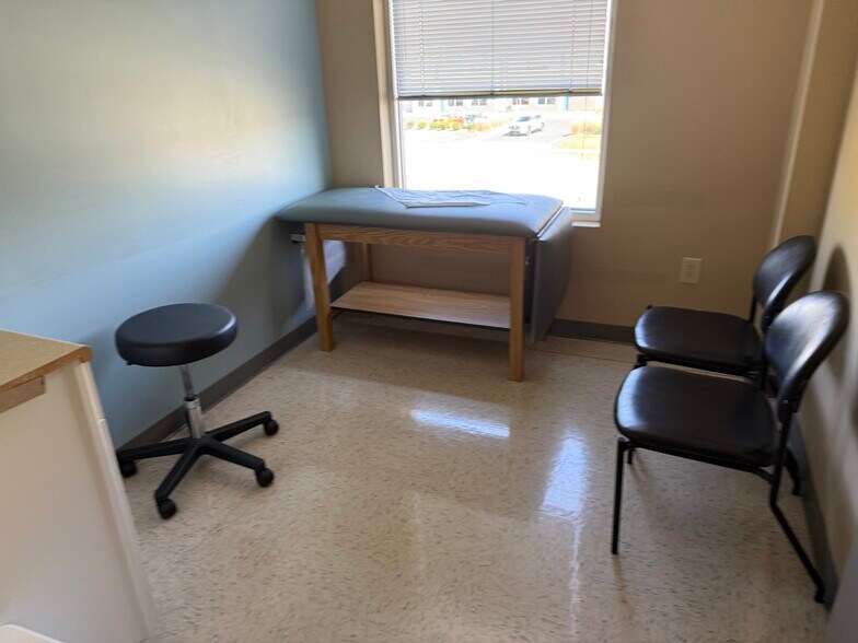 More Photos Of 6400 E Broad St, Columbus Medical For Sale