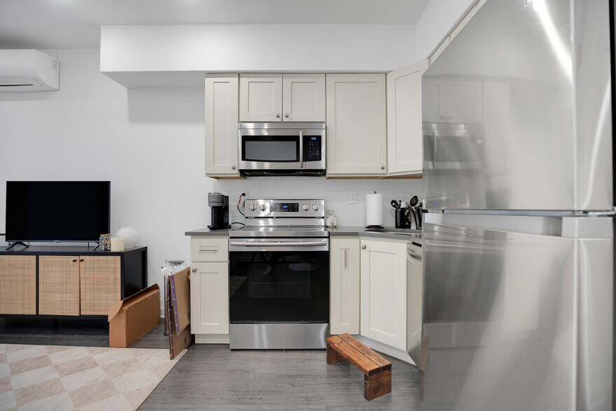 More Photos Of 1425 Frankford Ave, Philadelphia Storefront Retail Residential For Sale