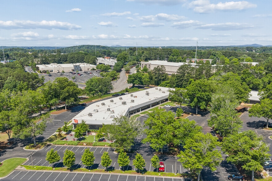 More Photos Of 1000 Holcomb Woods Pky, Roswell Unknown For Lease
